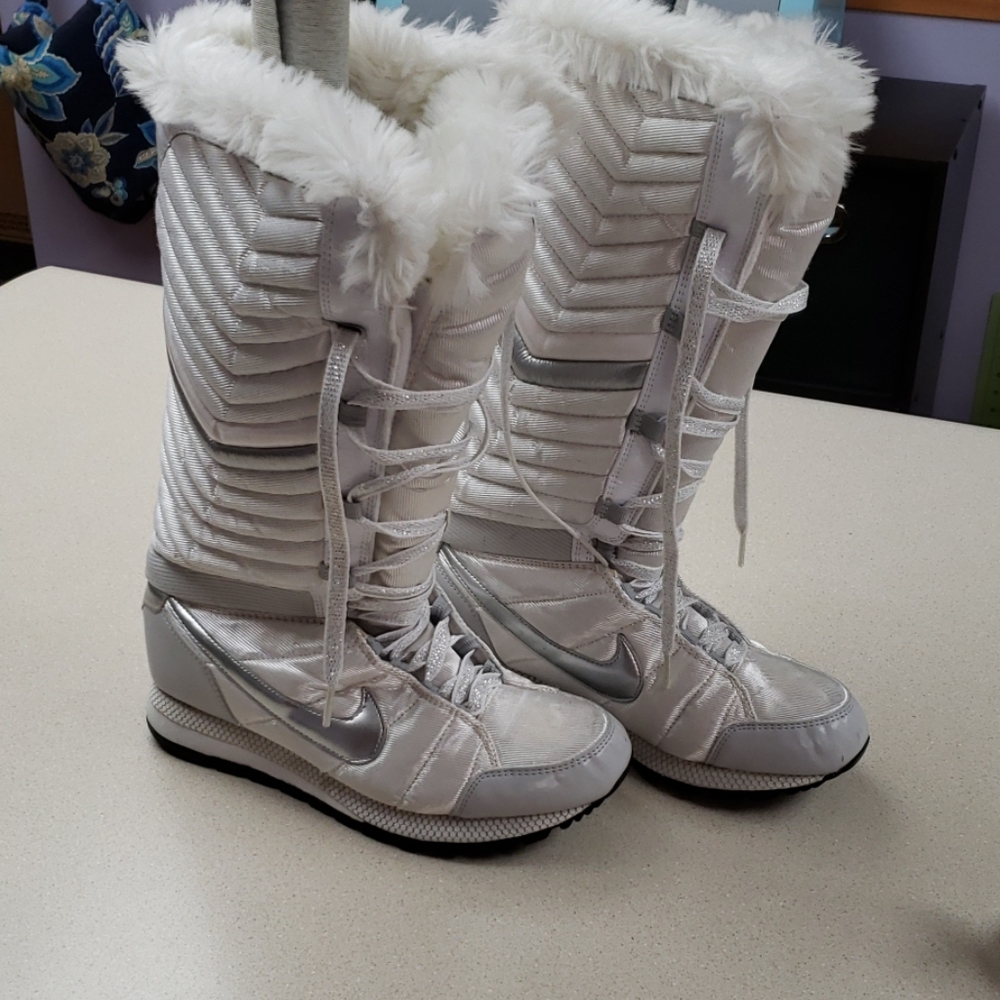 Gym Shoe Boots by Nike
